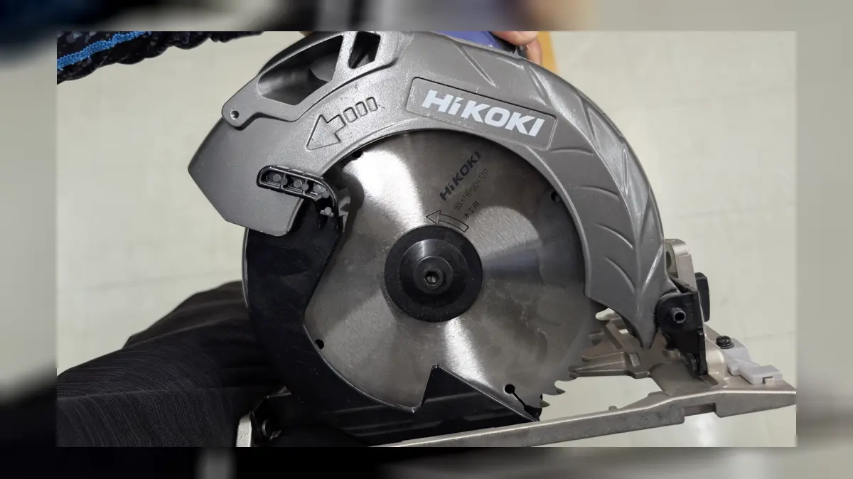 筆者所有のHiKOKI FC6MA3 165mm電気丸のこ実機写真
